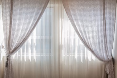 curtain, sheer & blind